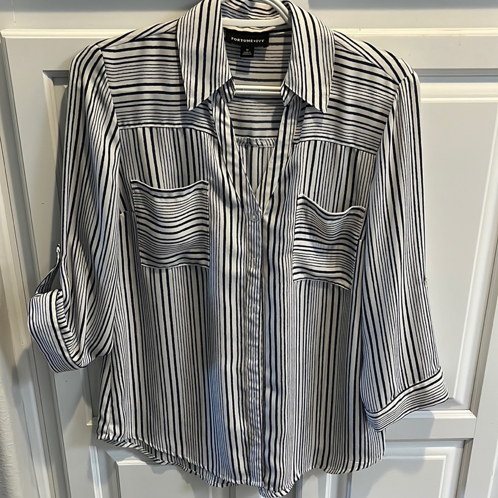 Fortune & Ivy button down top